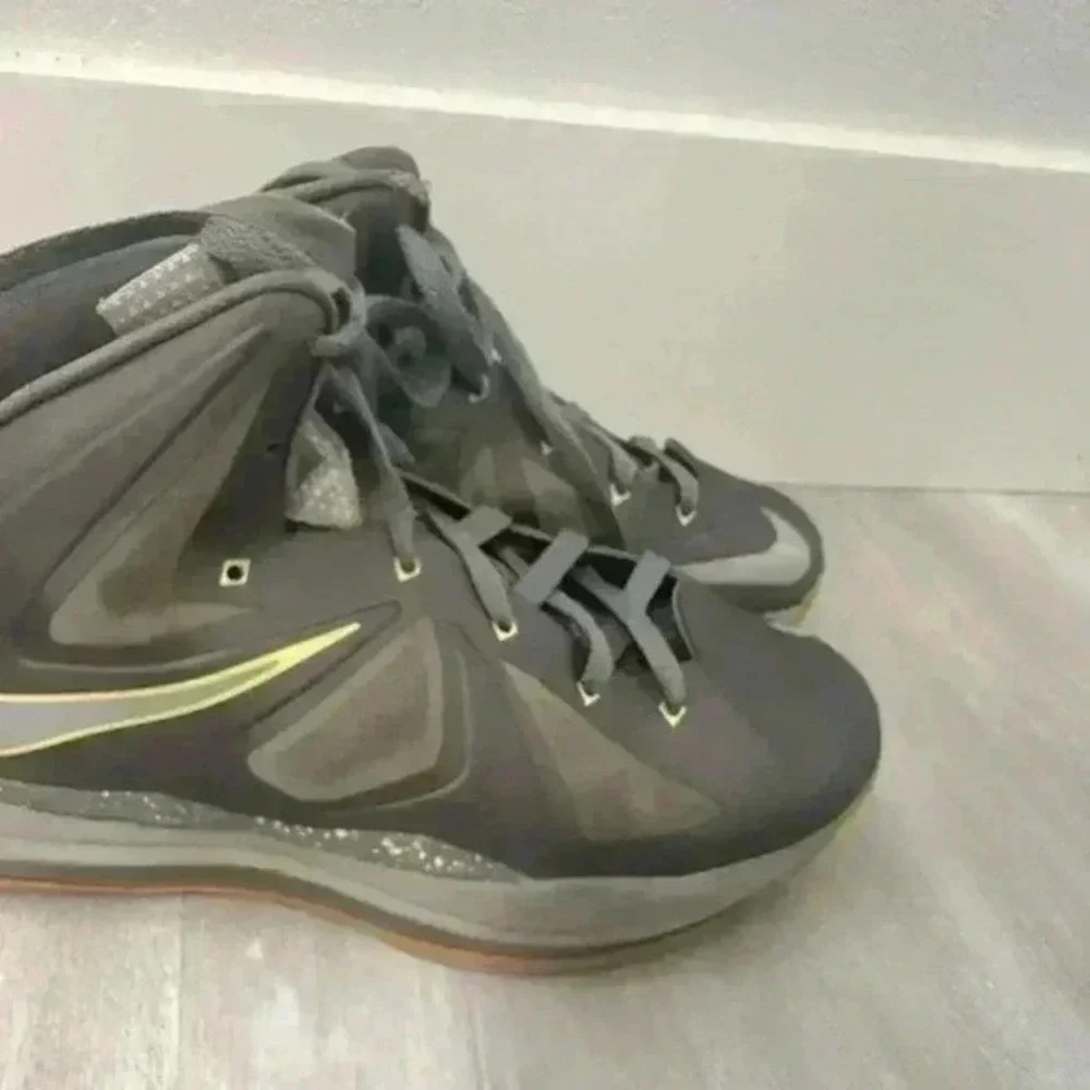 Nike Lebron Soldier 10 Youth Basketball Shoes Gray Yellow Size 6.5Y